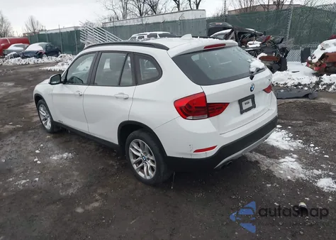 2015 BMW X1 xDrive28I z USA, uszkodzony, nr VIN WBAVL1C51FVY34670